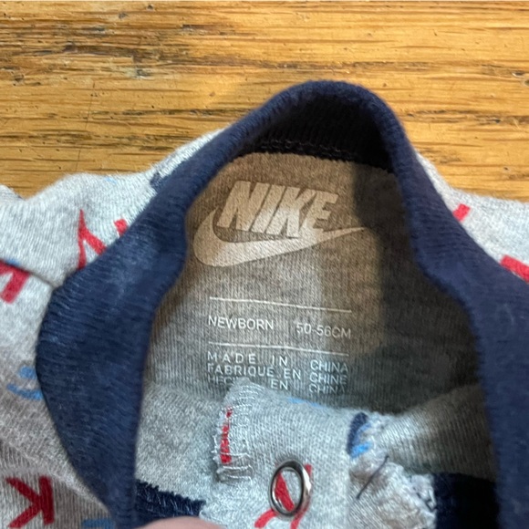 Nike Newborn Sleeper - Picture 4 of 5